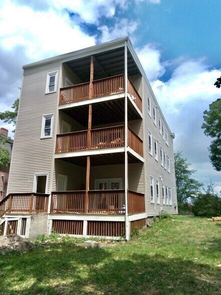 Building Photo - 39 Millmont St
