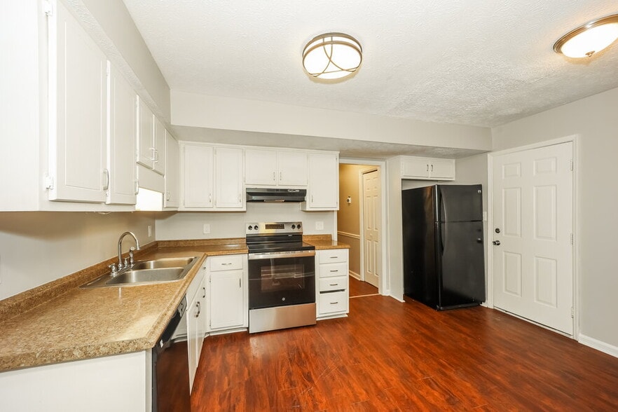 Building Photo - 10 General Longstreet Line