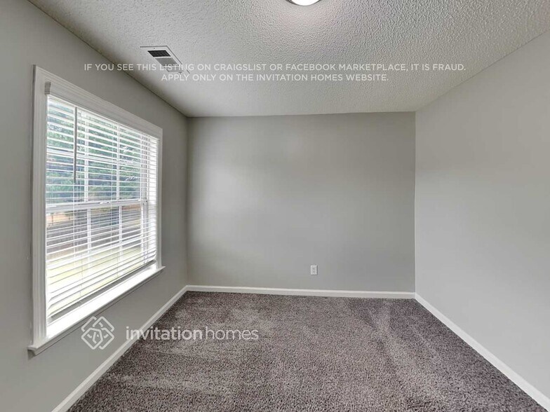 Building Photo - 3005 Donamire Ave NW