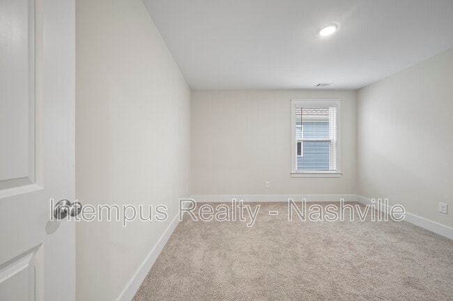 Building Photo - 704 Conifer Dr