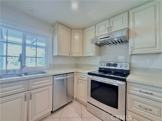 Building Photo - 7 Calhoun