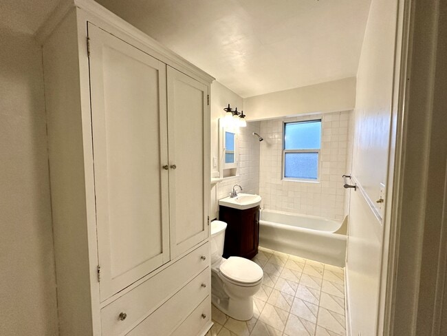 Building Photo - 421 S Coeur d'Alene St