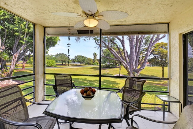 Building Photo - 5715 Fairway Park Dr