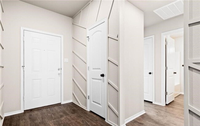 Building Photo - Beautiful Like New Home in Copperas Cove w...