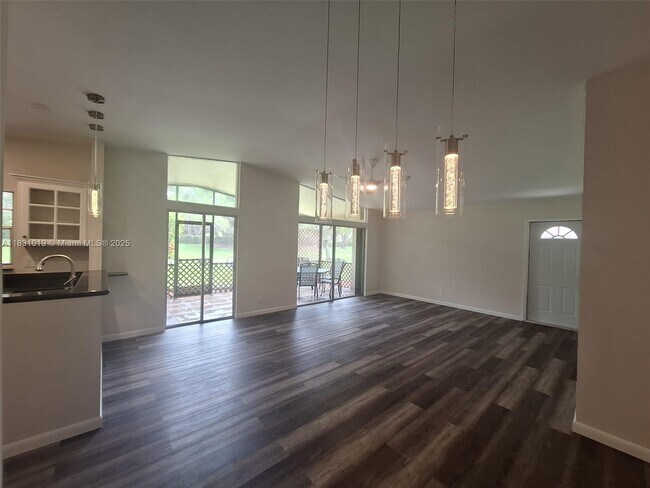 Building Photo - 22280 Timberly Dr