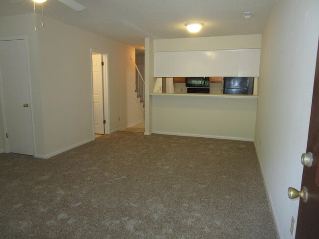 Building Photo - 700 Archdale Dr