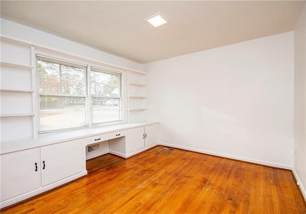 Building Photo - 3935 Orchard Rd SE