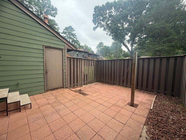 Building Photo - Spacious condo at The Oaks of Avent Ferry!