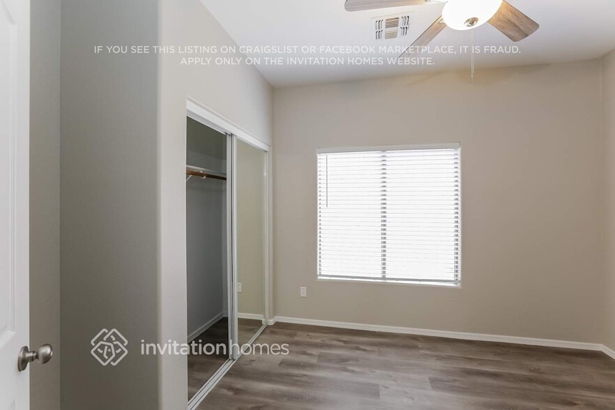Building Photo - 6233 S 15th Dr
