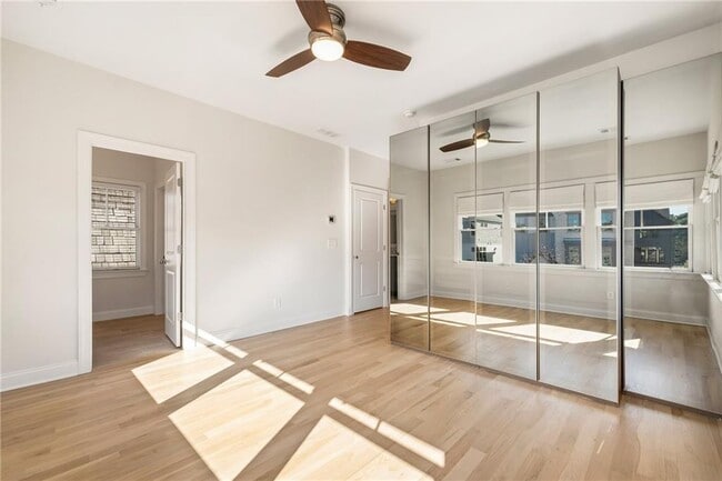 Building Photo - 2350 Melina Pl