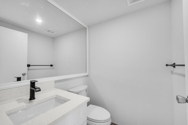 Building Photo - 59 Saxony B