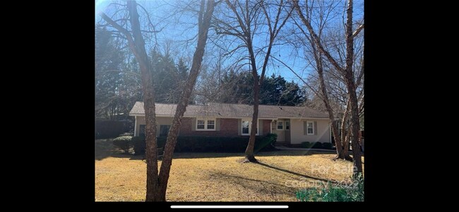 Primary Photo - 408 Gillsbrook Rd