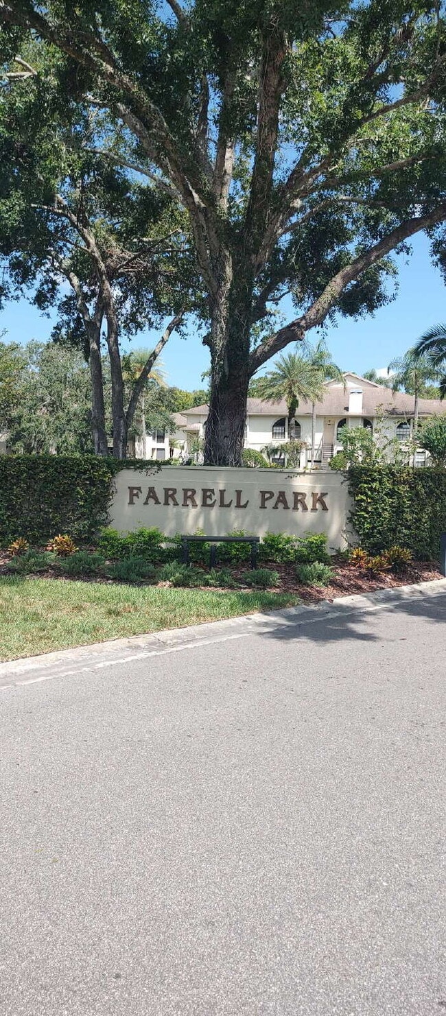 Building Photo - "2-Bed, 2-Bath Condo in Prime Palm Harbor ...