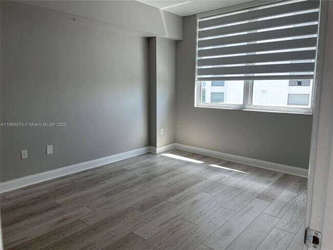 Building Photo - 3180 SW 22nd Terrace