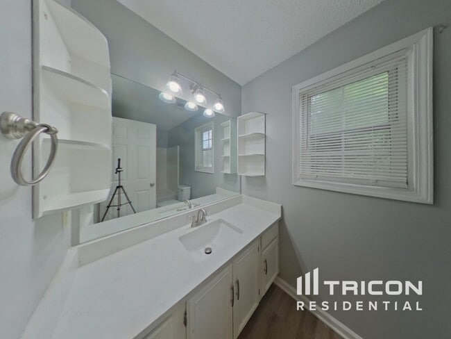 Building Photo - 350 Jamaica Cove SW