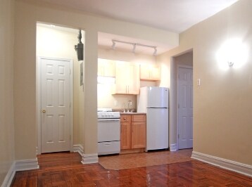 Interior Photo - 1055 Walton Ave