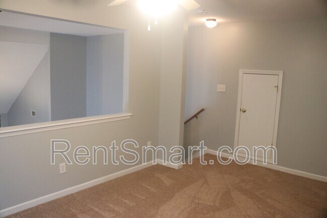 Building Photo - 624 Dunloe Cir