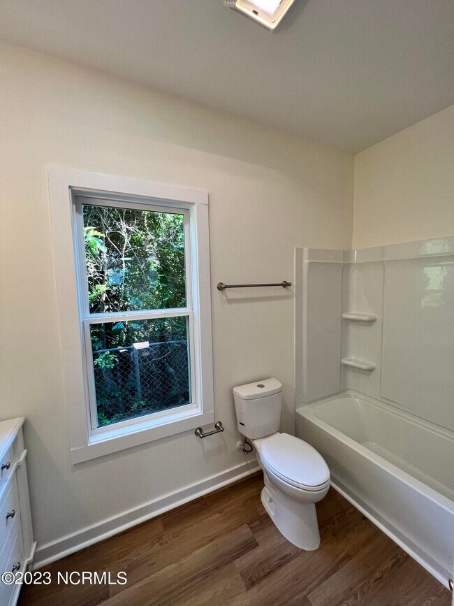 Building Photo - 4105 Peachtree Ave