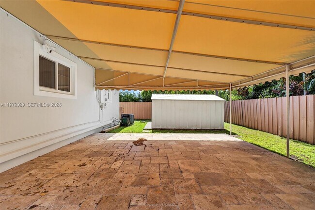 Building Photo - 1470 N Treasure Dr