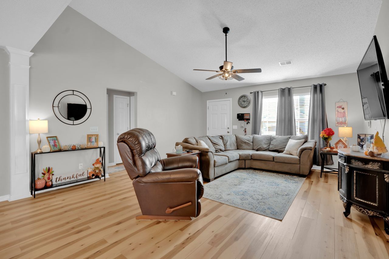 Building Photo - 129 Merowey Ct