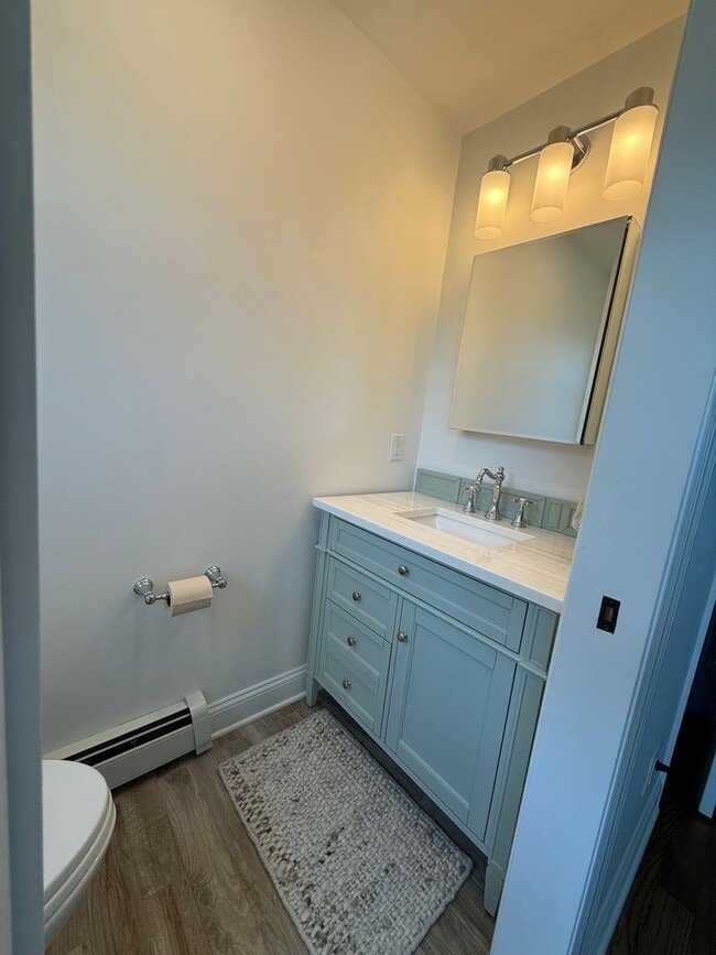 Building Photo - Luxury Living in Ridgewood