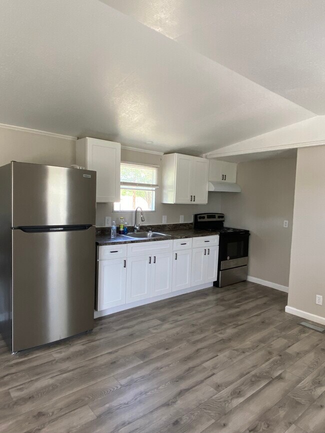 Building Photo - 15418 Mesquite Trail