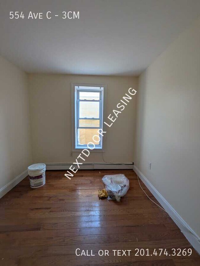 Building Photo - 554 Avenue C