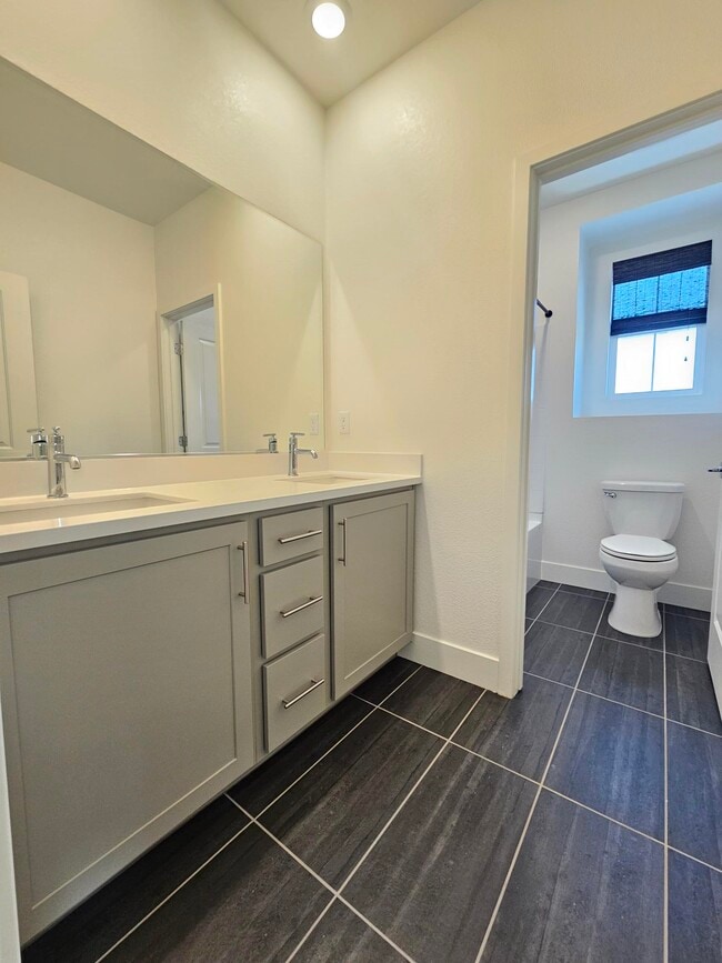 Building Photo - 504 Gemstone Wy