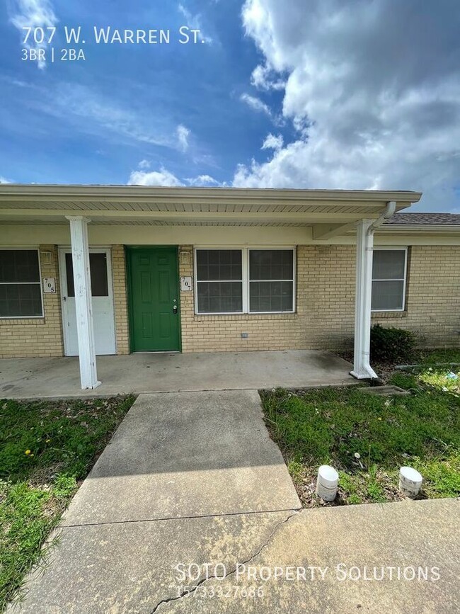 Primary Photo - 707 Warren St