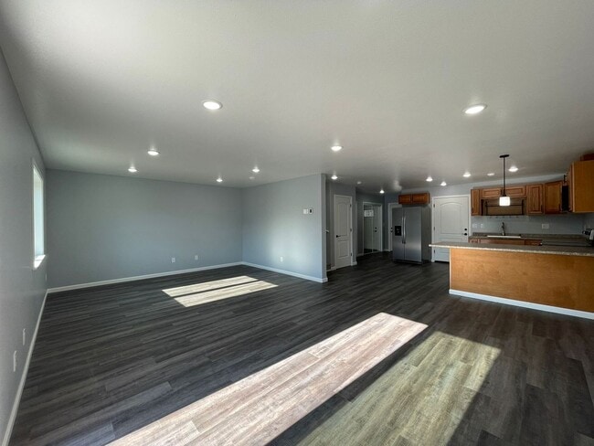 Building Photo - New Energy Efficient Constuction!