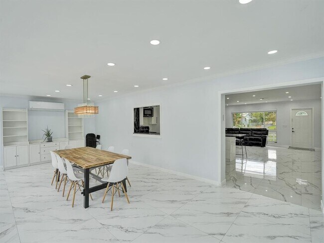 Building Photo - 1814 N 38th Ave