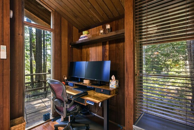 Building Photo - 22000 Timber Cove Rd