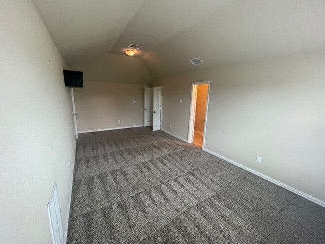 Building Photo - Move-In Ready! Stunning 1.5-Story Home wit...