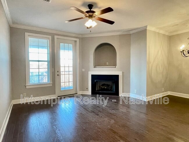 Building Photo - 307 Seven Springs Way