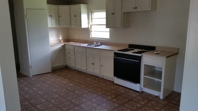 Building Photo - 307 Ponderosa Ln