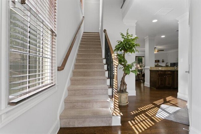 Building Photo - 5840 Vista Brook Dr