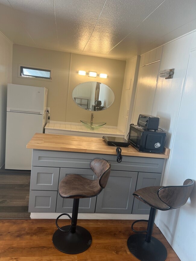 Building Photo - 21001 Plummer St