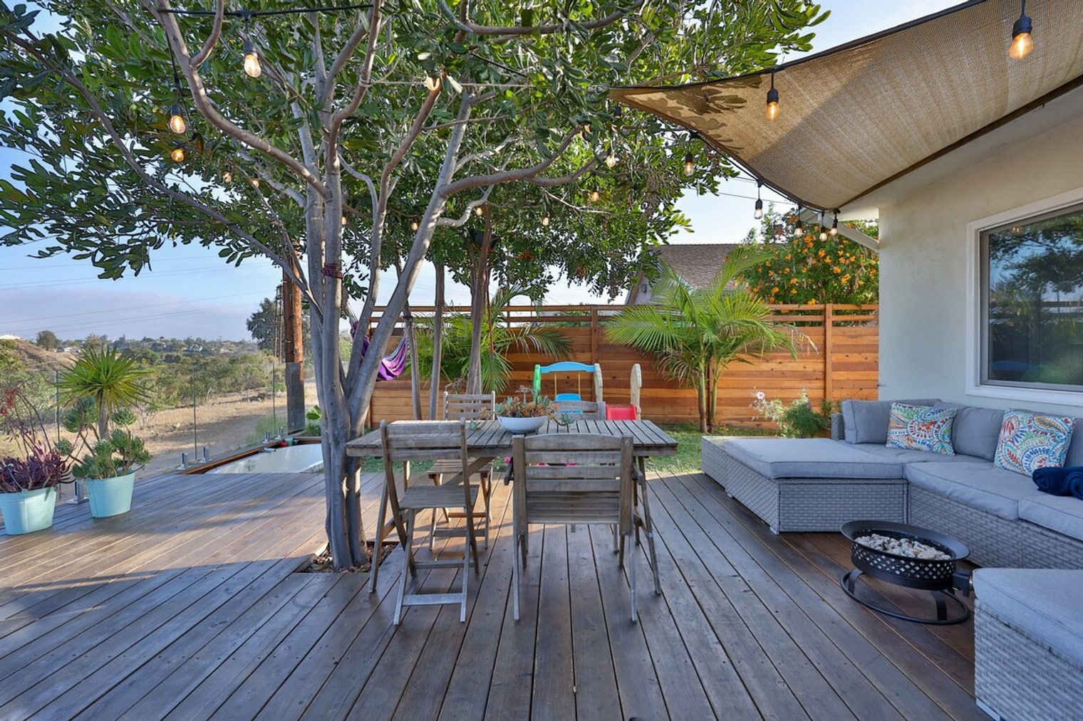 Building Photo - 6421 Carthage St