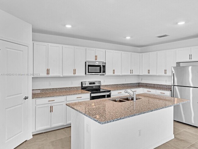 Building Photo - 2033 SW Castinet Ln