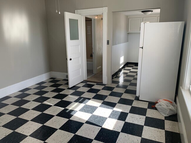 Primary Photo - 30 French St