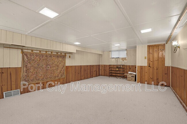 Building Photo - 114 N Highland Ave