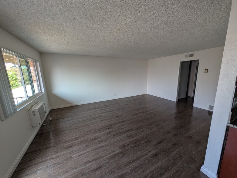 Building Photo - 383 N Prospero Dr