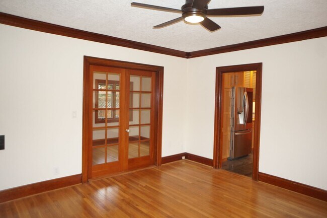 Building Photo - Amazing two bedroom sellwood beauty!