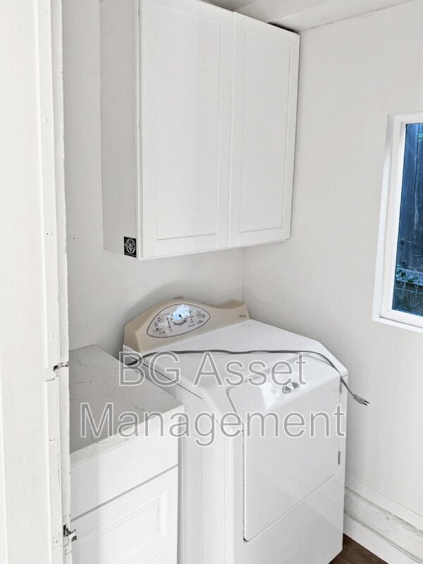 Building Photo - 859 California Blvd