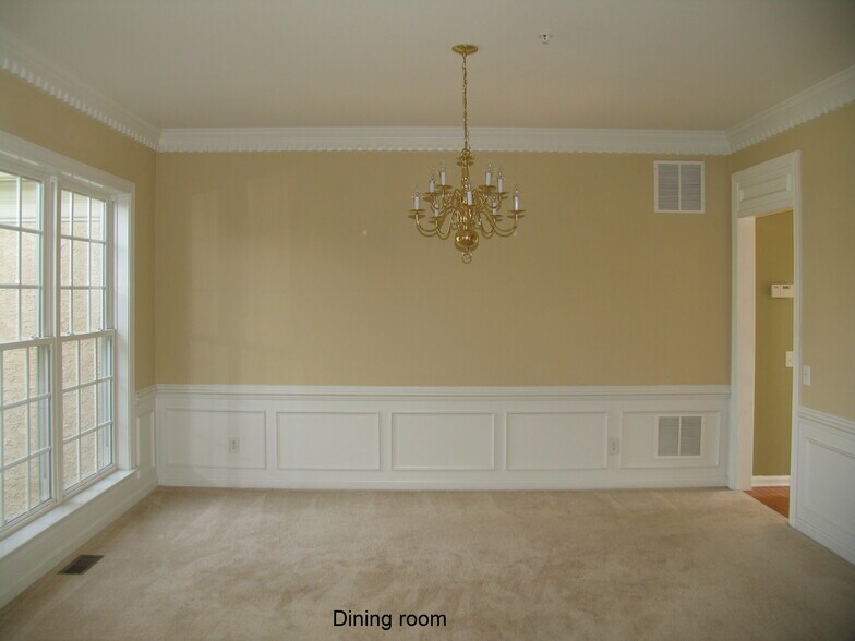 Building Photo - 2812 River Willow Dr