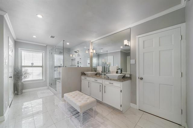 Building Photo - 6455 Sondra Dr