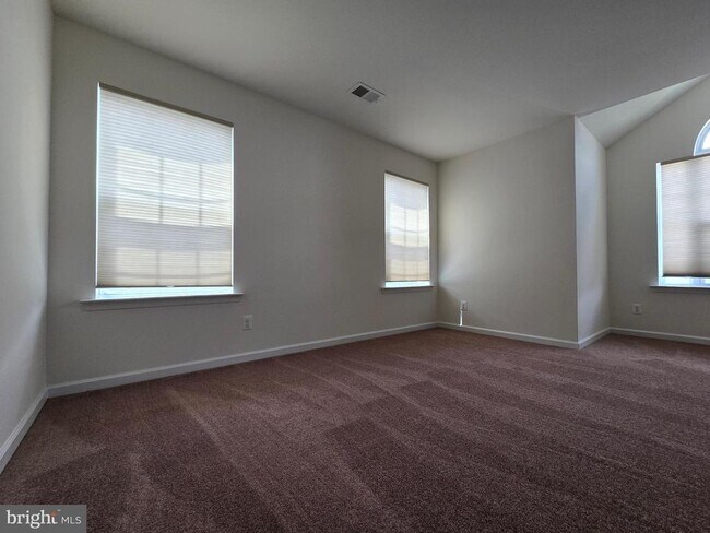 Building Photo - 173 Heartleaf Ln