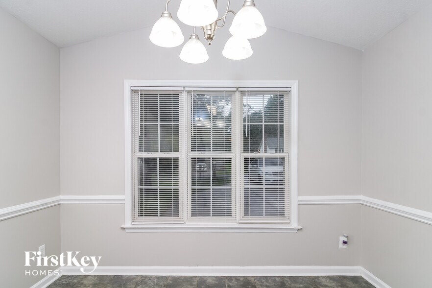 Building Photo - 129 Bridlewood Ave