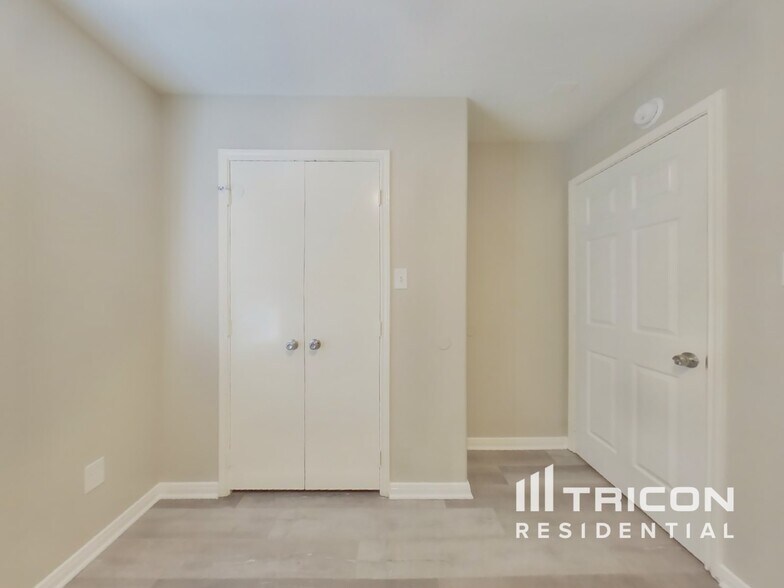 Building Photo - 16179 Summer Breeze Ct
