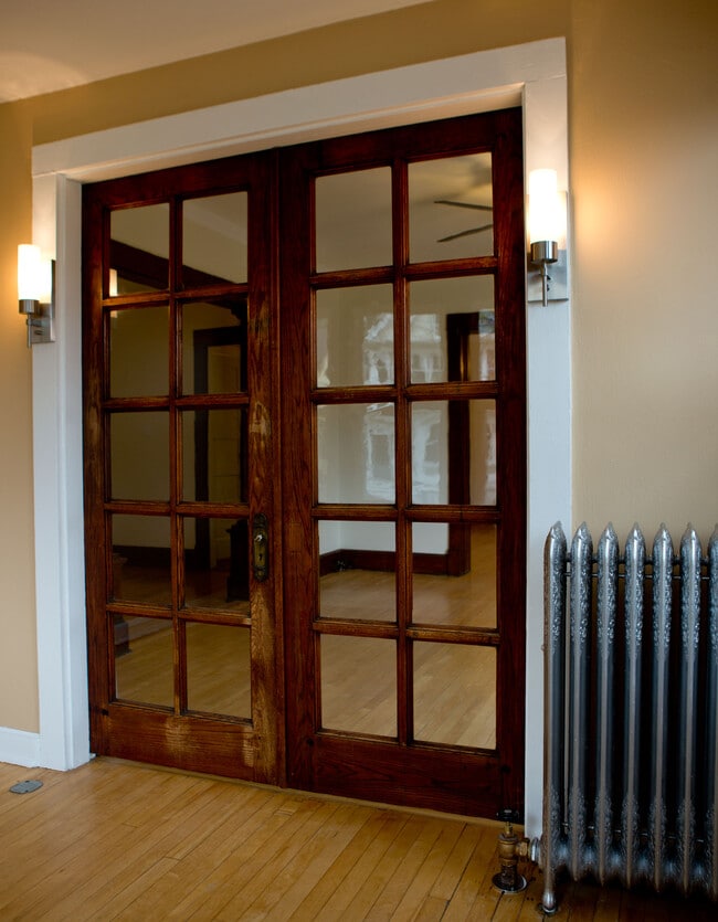 Building Photo - 225 Buell St